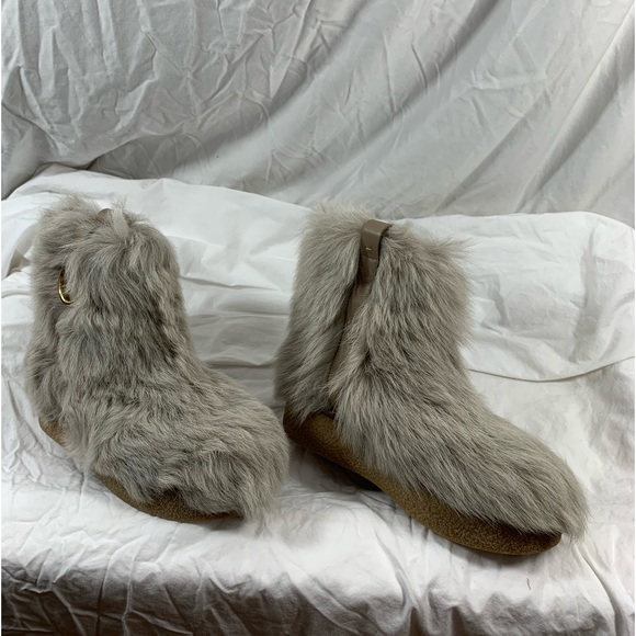 Women  SALVATORE FERRAGAMO fur light grey ankle booties 5.5 C - Picture 3 of 13